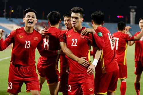 Đội tuyển bóng đá Việt Nam trở lại hạng 98 thế giới