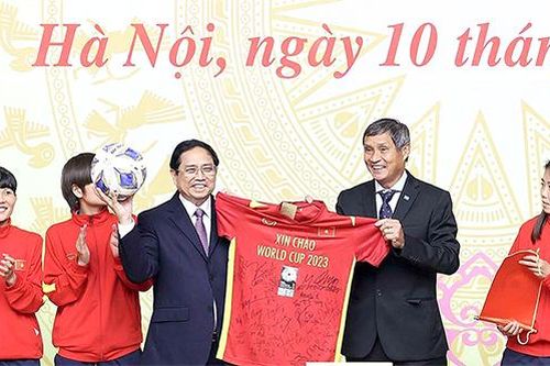 'Những cô gái… kim cương'
