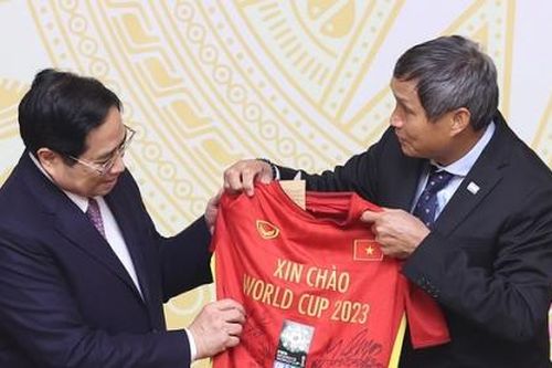 Thủ tướng đề nghị nghiên cứu thành lập quỹ phát triển bóng đá nữ