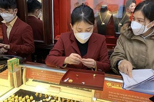Mua vàng lấy Vía Thần tài: Nơi chen lấn, chỗ 'chợ chiều'