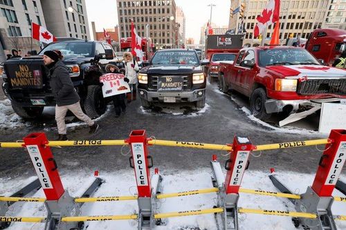 Ngành công nghiệp ôtô Mỹ chao đảo vì cuộc biểu tình của tài xế Canada