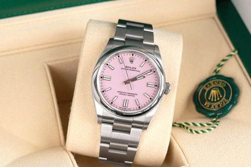Đồng hồ màu hồng cho dịp Valentine
