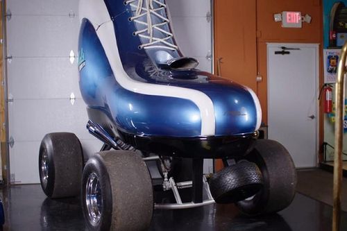 Roller Skate Car - xe độ giầy trượt patin khổng lồ hơn 30 năm tuổi