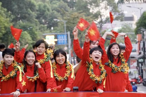 TP.HCM tưng bừng chào đón các nữ cầu thủ Việt Nam