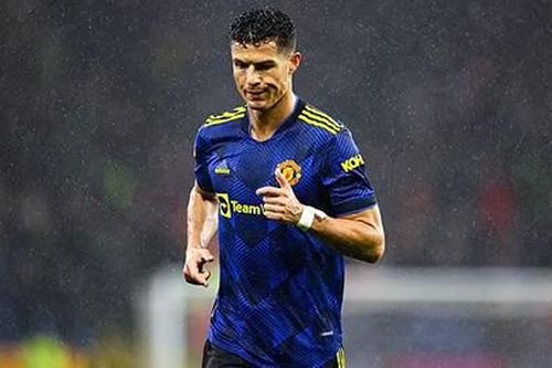Ronaldo tẽn tò trước 700.000 người vì không biết dùng Instagram