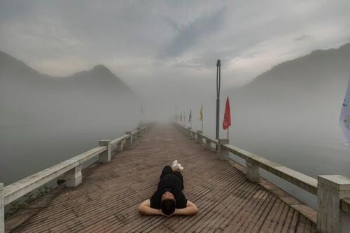 Trào lưu nằm yên kệ sự đời của giới trẻ Trung Quốc