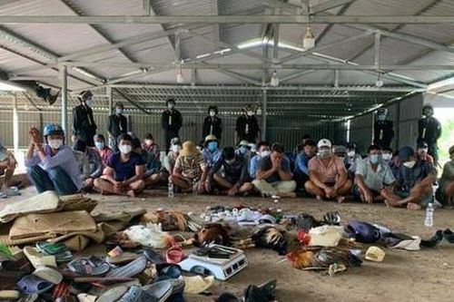 Phá trường gà có khoảng 200 đối tượng tham gia