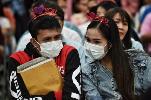 Thái Lan kêu gọi đeo khẩu trang khi quan hệ tình dục dịp Valentine