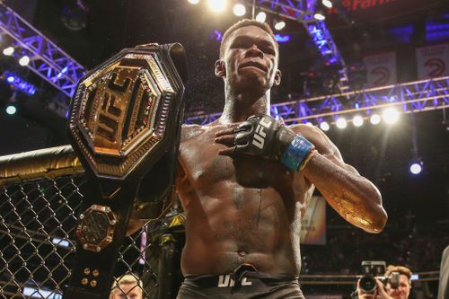 Adesanya bảo vệ thành công đai vô địch UFC hạng trung