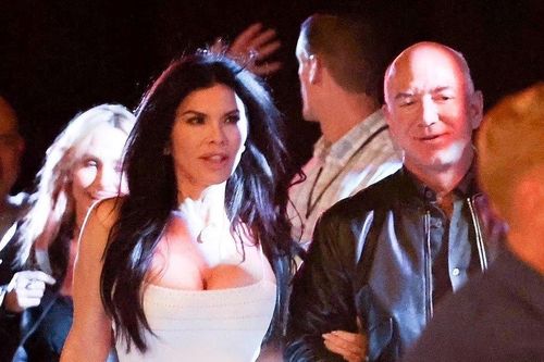 Tỷ phú Jeff Bezos và bạn gái xem đêm nhạc của Justin Bieber