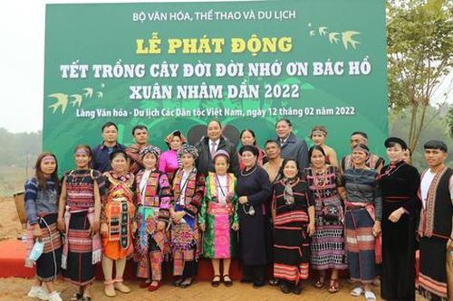 Tưng bừng 'Sắc Xuân trên mọi miền Tổ quốc'