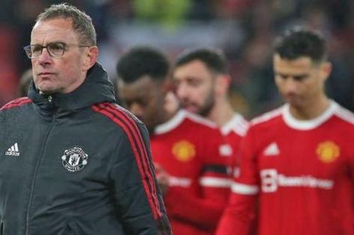 HLV Rangnick phản ứng khi MU bị Scholes chỉ trích