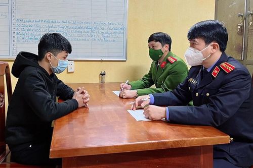 Thanh niên dẫn bạn gái dưới 16 tuổi vào nhà nghỉ quan hệ 3 lần, đến lần thứ 4 thì bị phát hiện, khởi tố