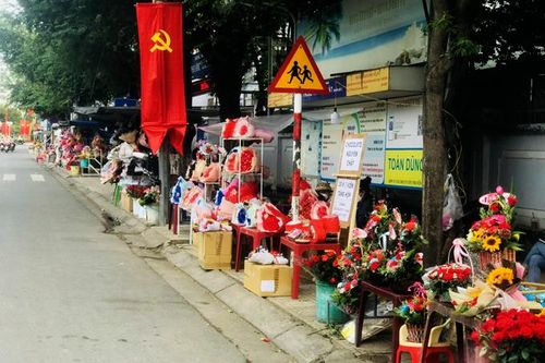Thị trường hoa ngày Valentine thưa vắng khách mua