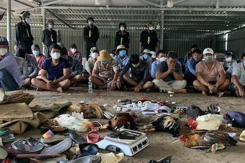 Phá sới bạc quy mô lớn ở Tiền Giang