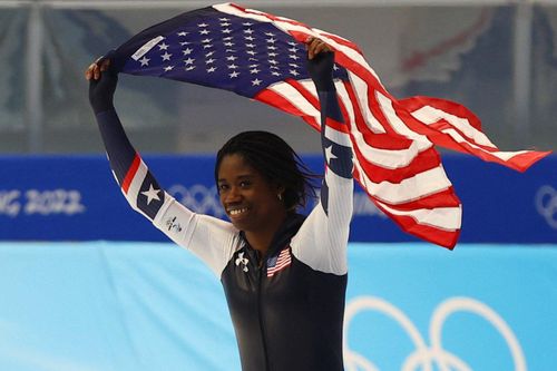 Nữ vận động viên da màu đi vào lịch sử Olympic mùa đông