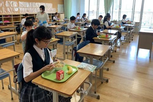 Nhật Bản duy trì mở cửa trường học an toàn