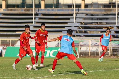 Tuyển U23 Việt Nam luyện tập dứt điểm