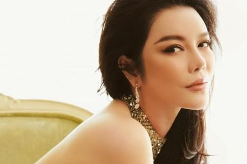 Valentine: Lý Nhã Kỳ băn khoăn có nên thả thính và 'chốt đơn' ngày 14/2? Lan Ngọc than thở 'chưa nhận được một cành hoa'