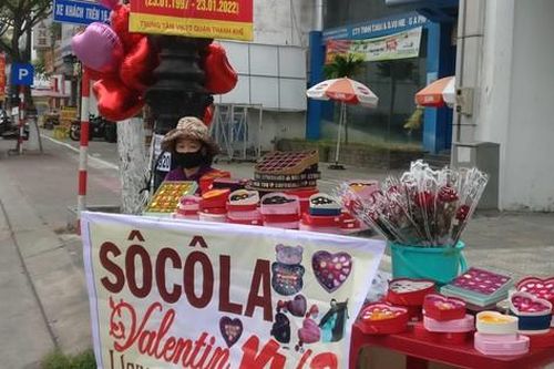 Đà Nẵng trầm lắng quà tặng Valentine