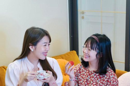 MC Diệp Chi 'Đường lên đỉnh Olympia' tươi trẻ tuổi 36 bên con gái