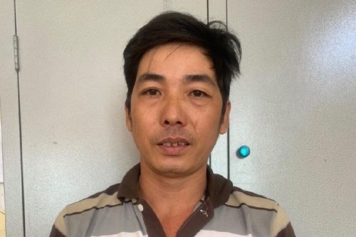 Bất ngờ với 'khách' làm lại căn cước, tra danh tính thấy trốn truy nã 17 năm