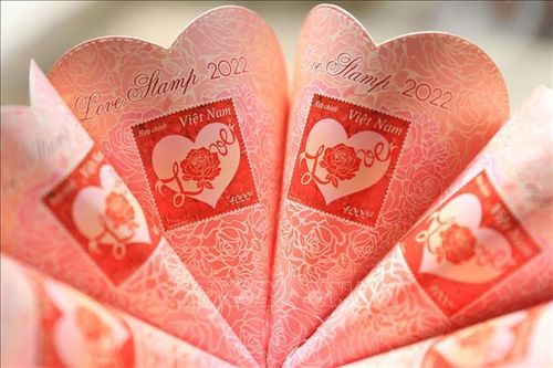 Bộ Thông tin và Truyền thông phát hành bộ 'Tem tình yêu'