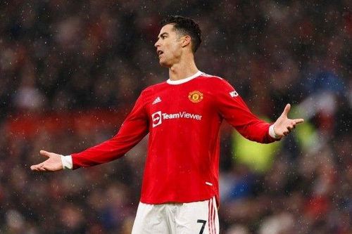 Ronaldo tự đào hố chôn sự nghiệp khi trở về MU