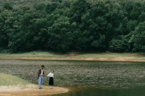 Hồ nước hoang sơ dưới chân núi Cấm: Điểm 'sống chậm' ít người biết ở An Giang