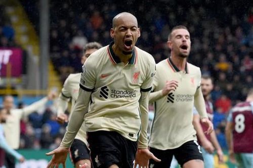 Fabinho giúp Liverpool vượt qua Burnley, Newcastle đánh bại Aston Villa