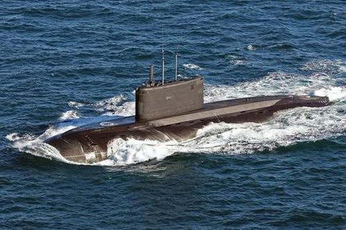 Tàu ngầm mang tên lửa Nga áp sát bờ biển Ukraine