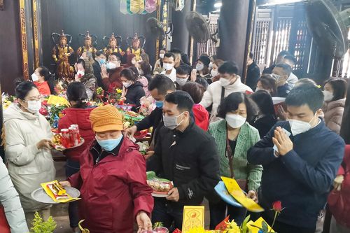 Ngày Rằm tháng Giêng, chùa Hà tấp nập người làm lễ, Phủ Tây Hồ không còn cảnh bái vọng