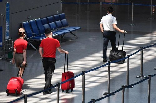 Hơn 3.700 khách đến ga quốc tế Nội Bài, Tân Sơn Nhất ngày 15/2