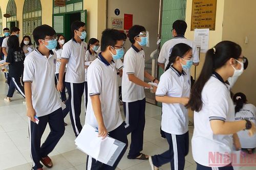 Tiền Giang cho học sinh học trực tiếp tại trường