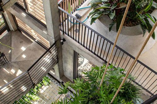 Mê đắm thiên đường bên trong ngôi nhà bê-tông siêu to, khổng lồ