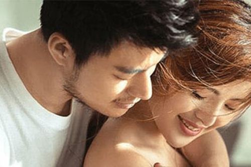 Giữ người yêu bằng 'trái cấm', gái trẻ khóc lặng người nhận tin nhắn cay đắng này