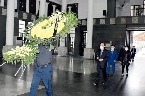 Đoàn đại biểu tỉnh Nghệ An viếng và dự lễ truy điệu nhạc sỹ Nguyễn Tài Tuệ