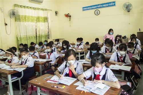 Học sinh tiểu học, mầm non tại Kiên Giang nô nức trở lại trường