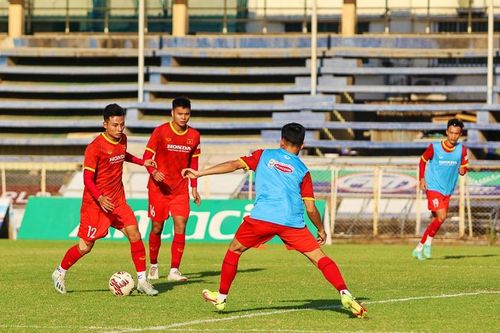 Cầu thủ tuyển U23 Việt Nam chia sẻ về những áp lực trước thành công của tuyển nữ