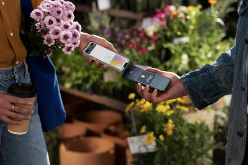 Apple biến iPhone thành máy quẹt thẻ với tính năng Tap to Pay