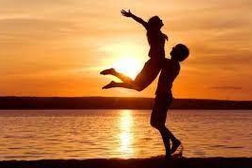 Ngày lễ Tình nhân (Valentine's Day) 14-2: Tình yêu là thơ ca của cuộc đời