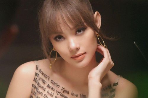 'Bẫy ngọt ngào' - hào nhoáng nhưng thiếu chiều sâu