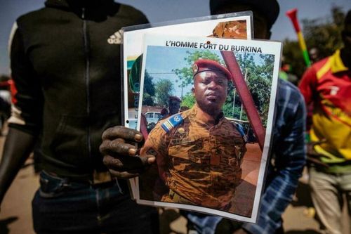 Trung tá Paul-Henri Damiba nhậm chức Tổng thống Burkina Faso