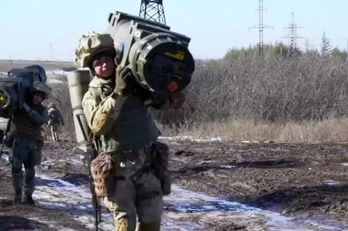 Video các lực lượng Ukraine tập luyện phóng tên lửa chống tăng gần biên giới