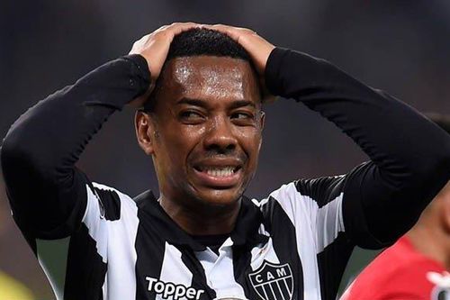 Công tố viên Ý yêu cầu dẫn độ và ra lệnh truy nã quốc tế với Robinho