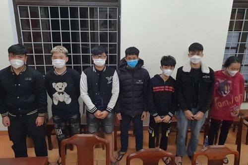Gặp bạn gái mới quen qua mạng, nam thanh niên bị đánh hội đồng