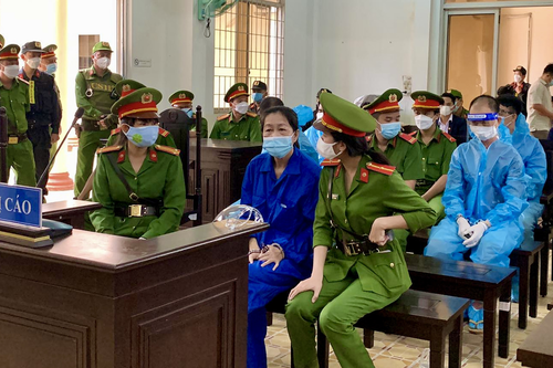 Trùm buôn lậu Mười Tường và đàn em hầu tòa