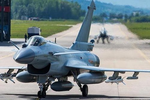 Lộ ảnh chiến đấu cơ J-10C Trung Quốc chế tạo cho Pakistan