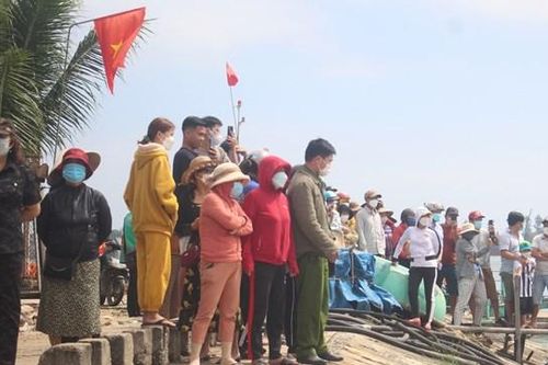 Vụ 'người cha ném con xuống sông tử vong'