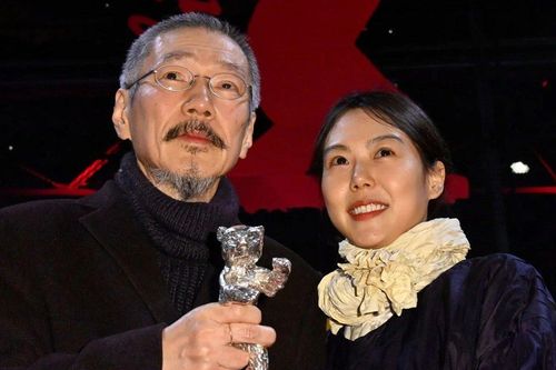 Hong Sang Soo và Kim Min Hee cùng nhận giải tại LHP Berlin